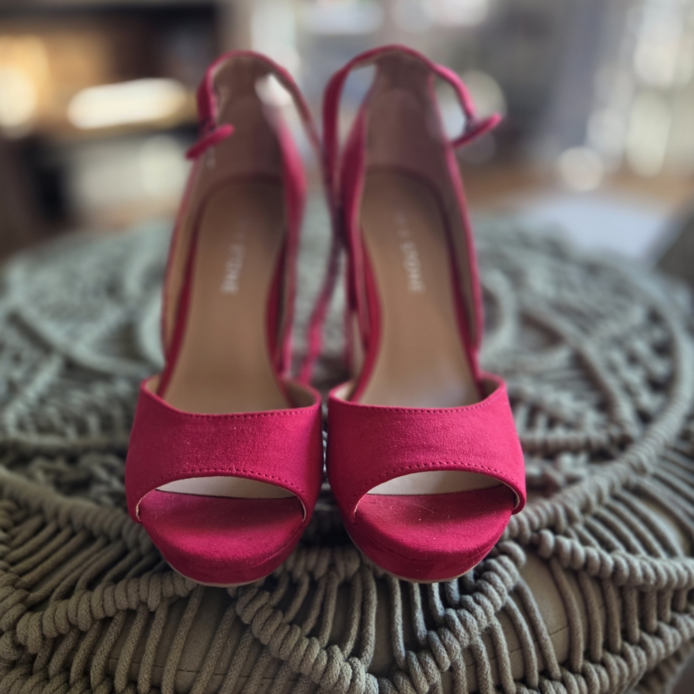 Chic Fuchsia Women's Sandals